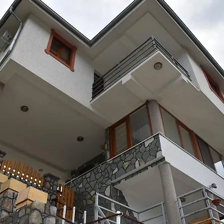 Edu Villa
